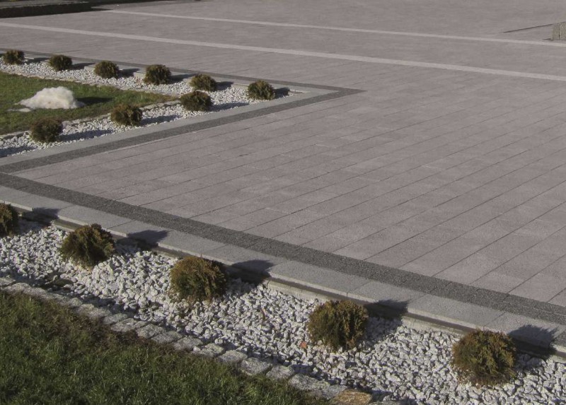 Ekspert radzi: nawierzchnia przyjazna najmłodszym – jaką kostkę wybrać?