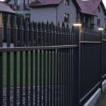 Dom jaśnie oświetlony