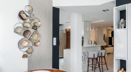 Jak najjaśniej. Wizyta w domu w stylu modern z kroplą glamour.